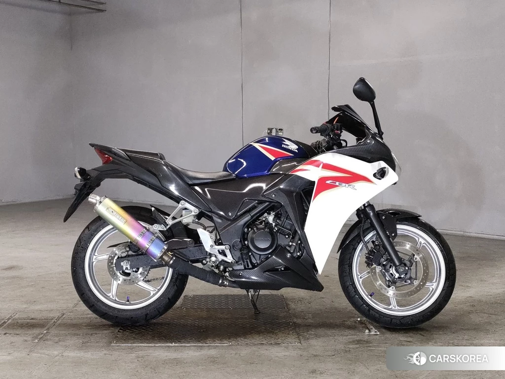 Проданный Honda CBR250R 2011 из Японии