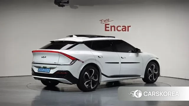 Kia EV6 2023 Белый из Кореи