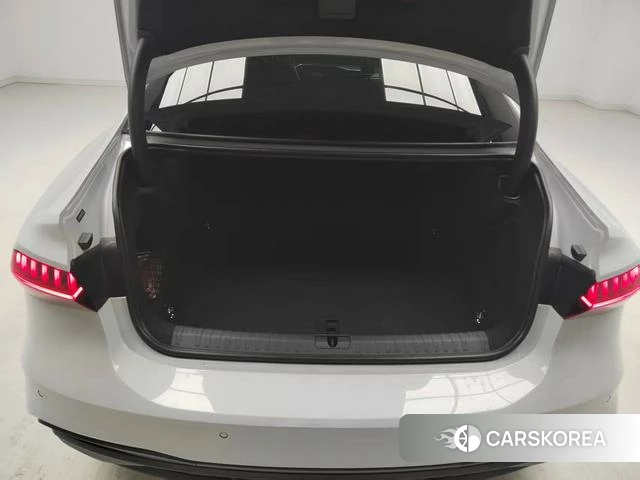 Audi A7L 2026 Белый из Китая