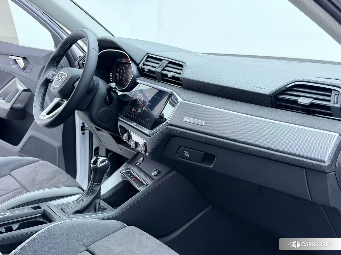 Audi Q3 2020 Белый из Китая