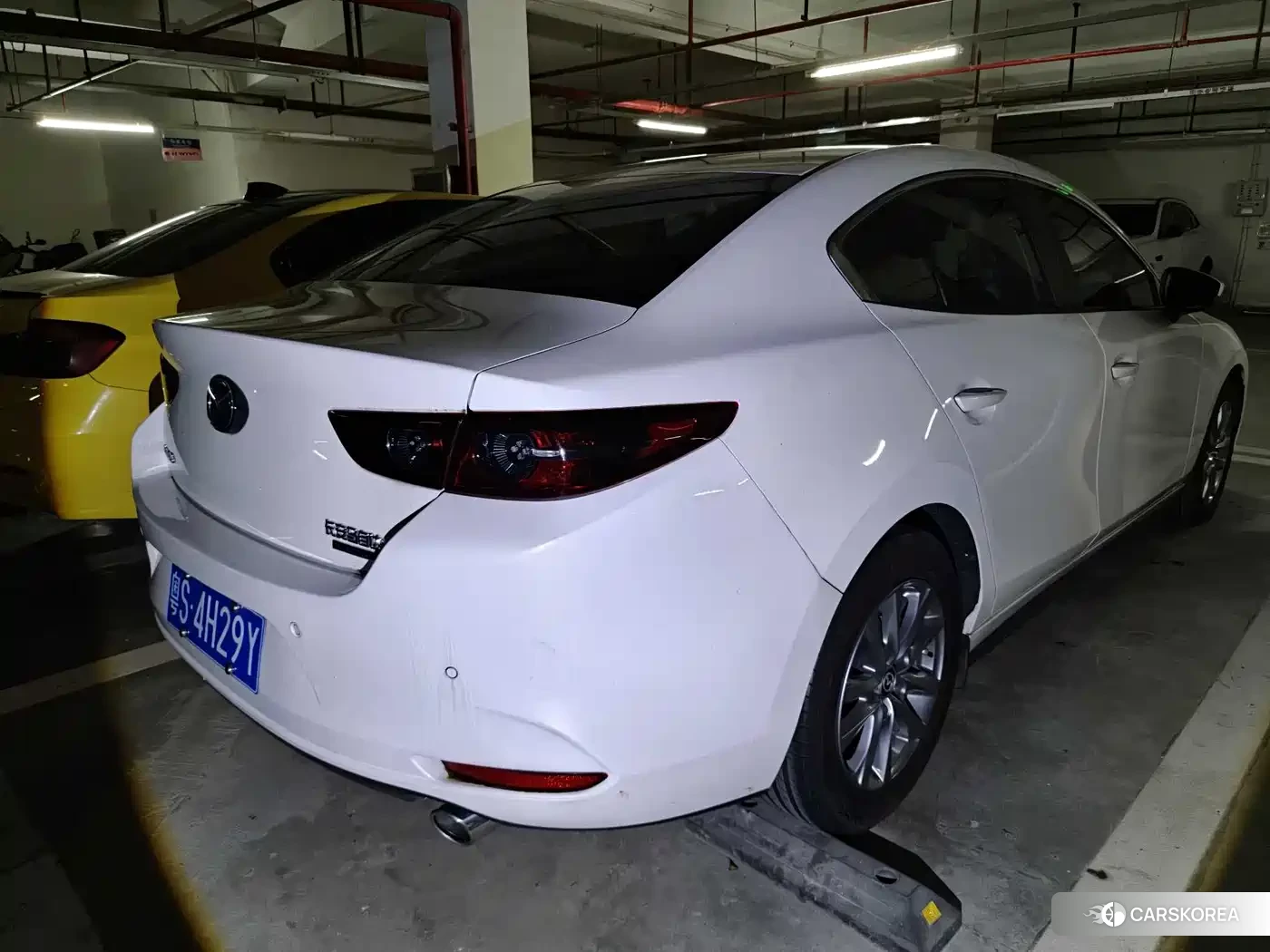 Mazda 3 2023 Белый из Китая
