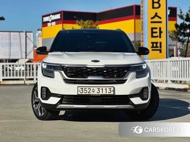 Kia Seltos 2021 Белый из Кореи