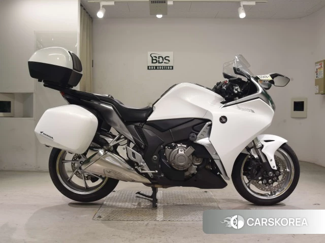 Проданный Honda VFR1200F DCT 2011 из Японии