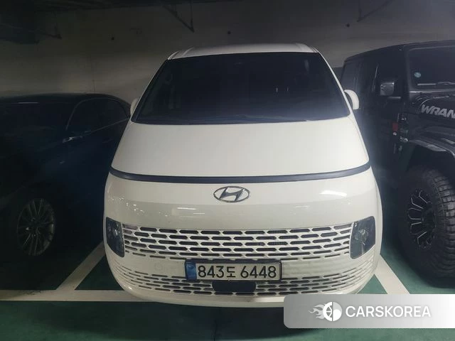 Hyundai Staria 2023 Белый из Кореи