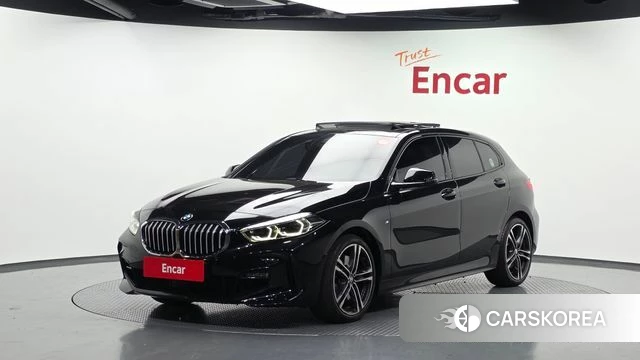 BMW 1 Series (F40) 2023 Черный из Кореи