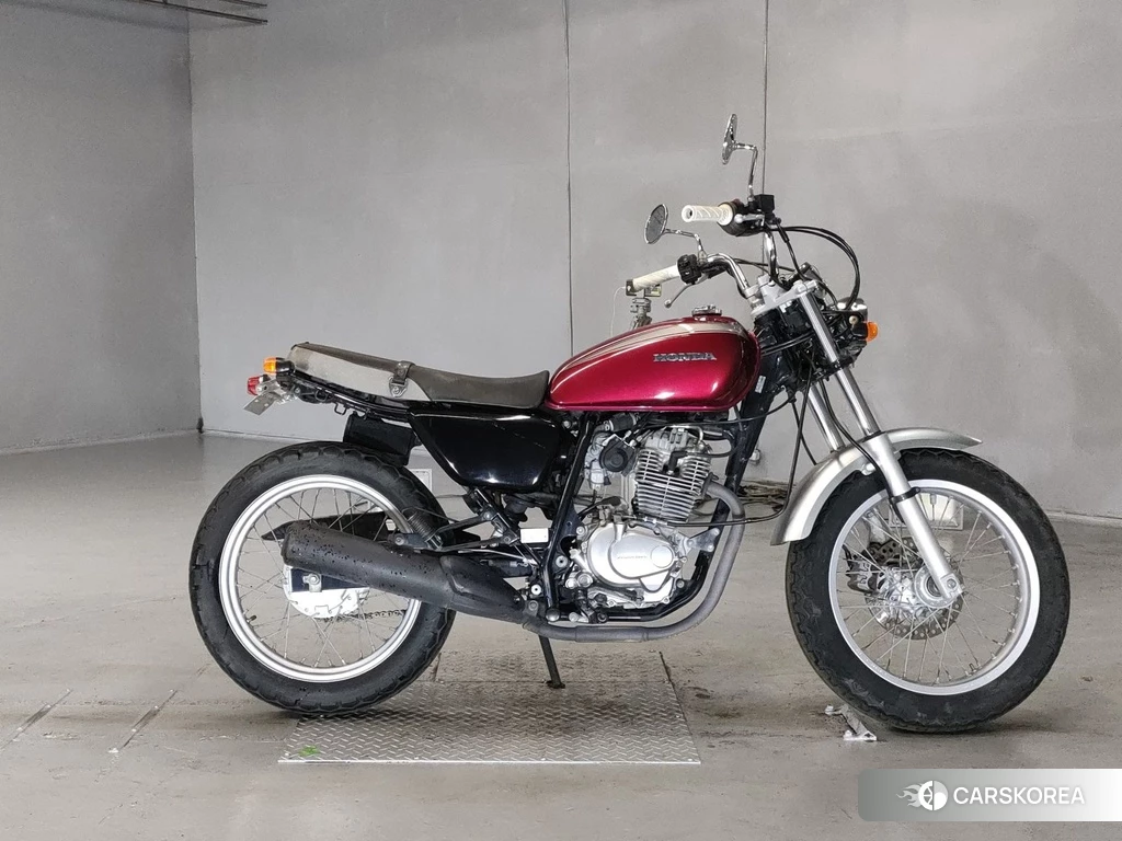 Проданный Honda CB223S 2011 из Японии, фото 2