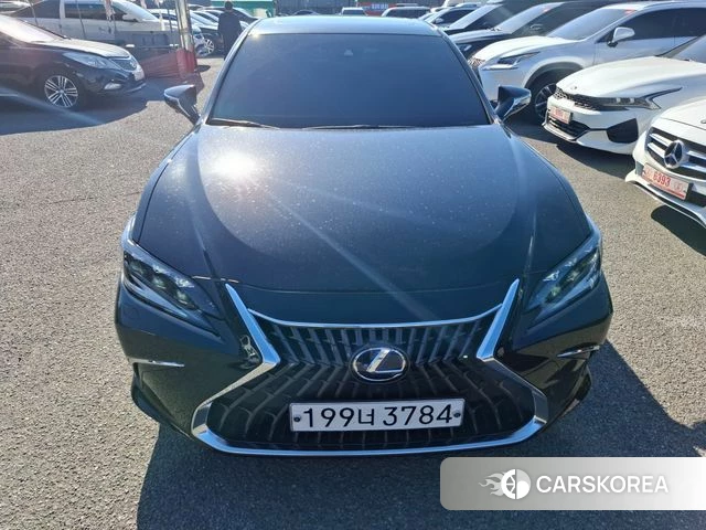 Lexus ES300h 7th generation 2022 Черный из Кореи