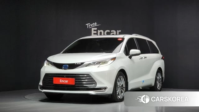 Toyota Sienna 4th Generation 2023 Белый из Кореи
