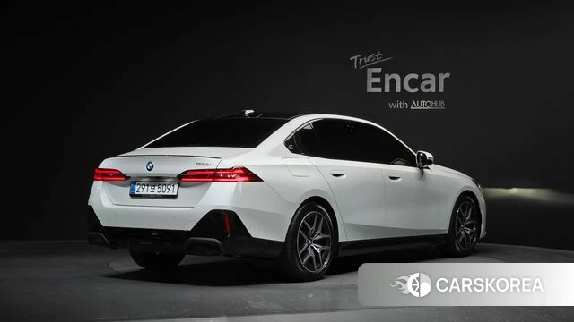 BMW 5 Series (G60) 2025 Белый из Кореи