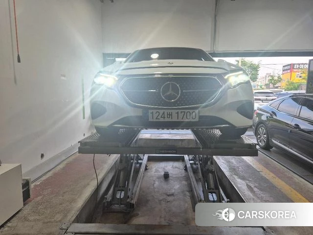 Mercedes-Benz E-Class W214 2025 Белый из Кореи