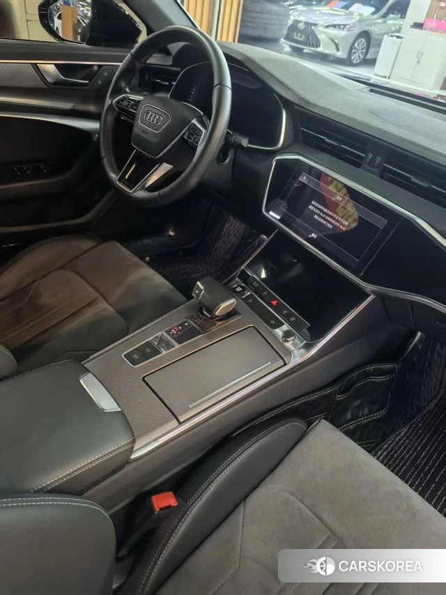 Audi A6L 2021 Черный из Китая