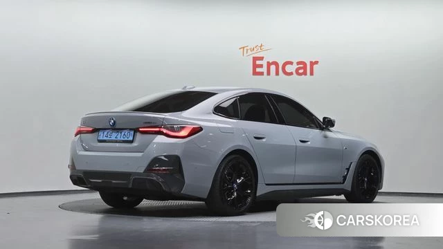 BMW i4 2023 Цвет галактики из Кореи