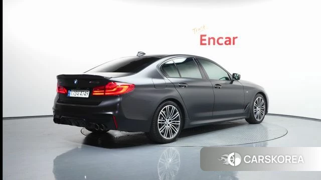 BMW 5 Series (G30) 2019 Черный из Кореи