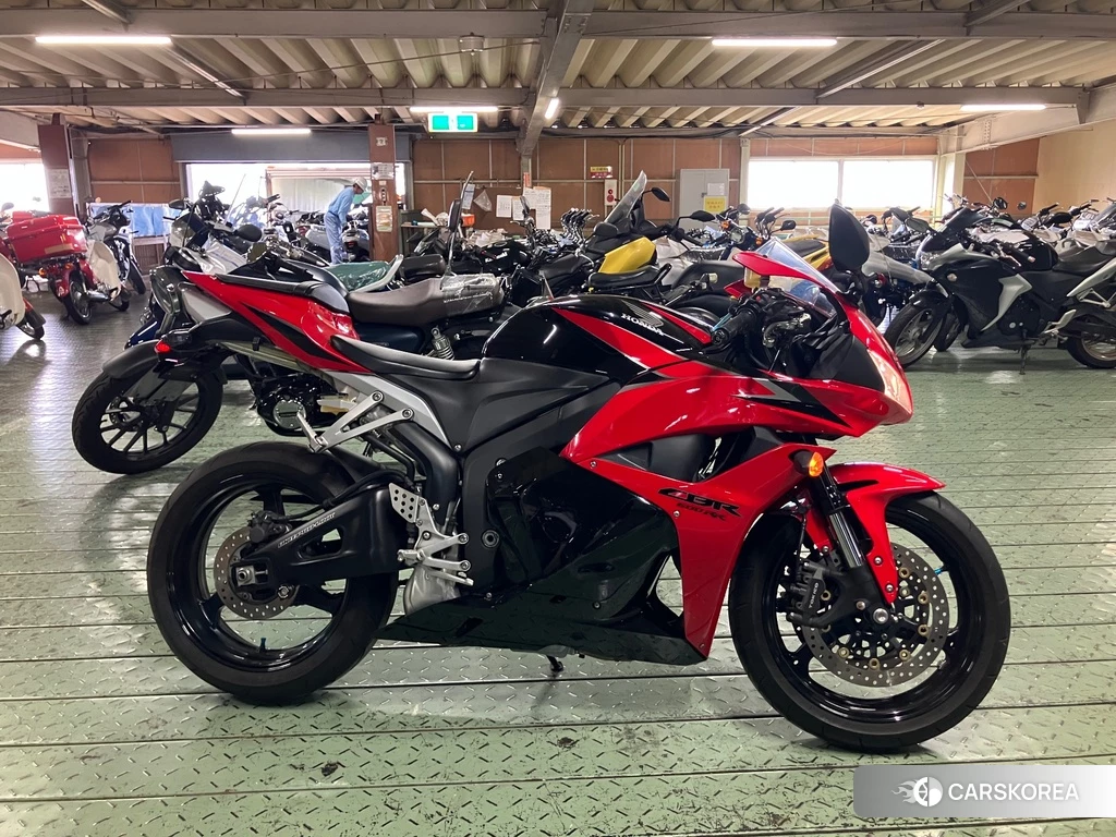 Проданный Honda CBR600RR 2010 из Японии