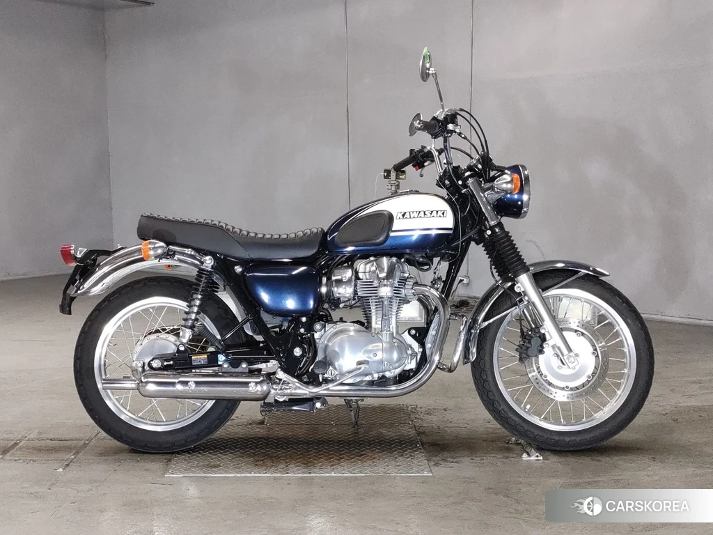 Проданный Kawasaki W800 2016 из Японии
