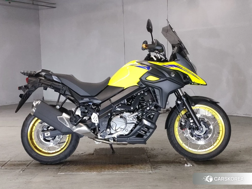 Проданный Suzuki V-STROM 650 XT 2023 из Японии