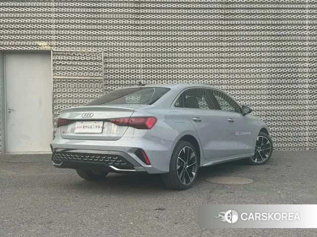 Audi A3 2024 Серебристо-серый из Китая