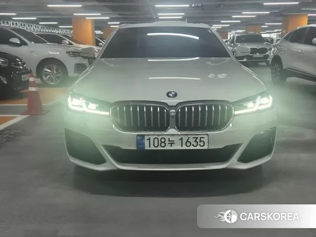 BMW 5 Series (G30) 2023 Белый из Кореи