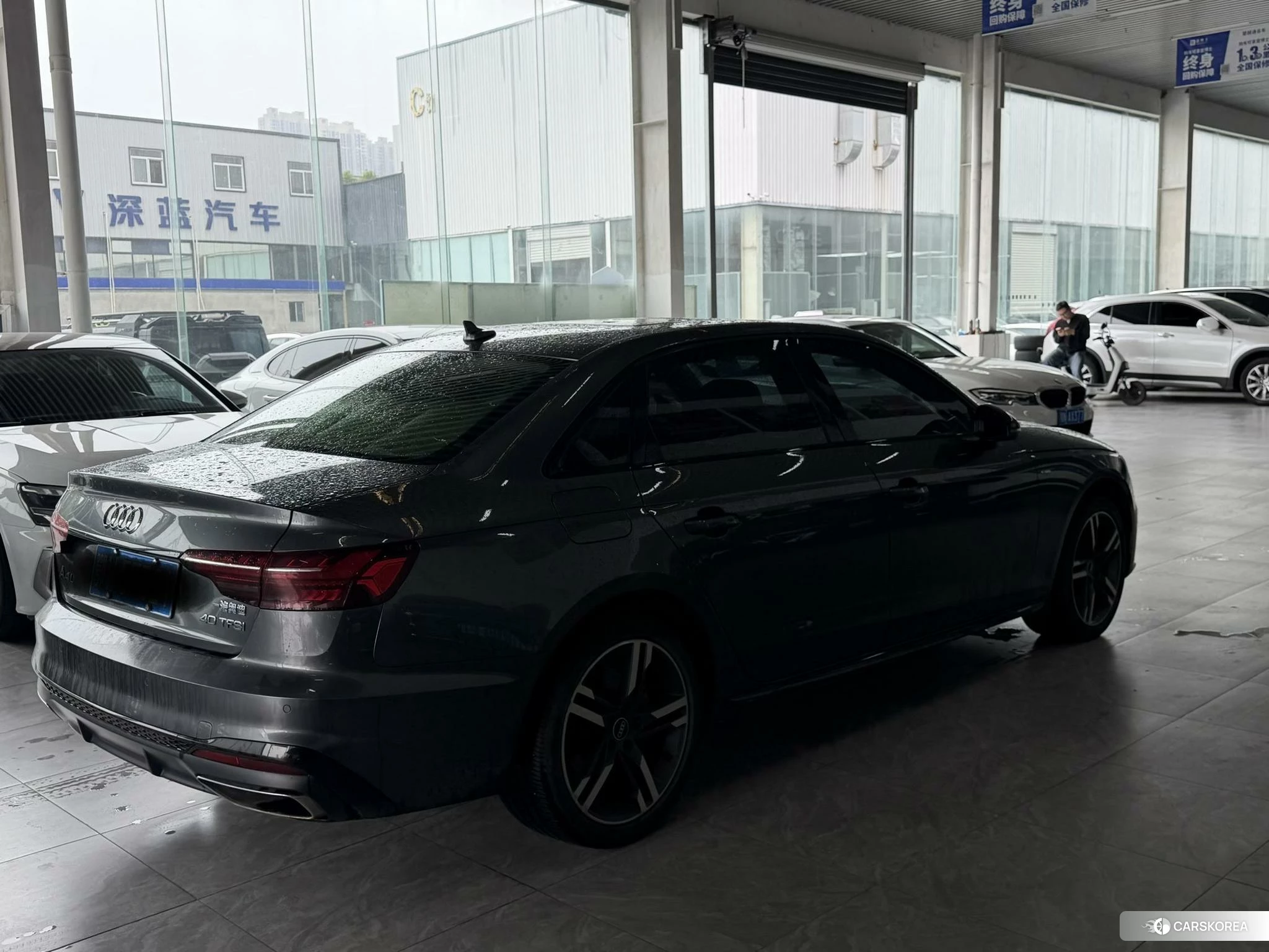 Audi A4L 2021 Темно-серый из Китая