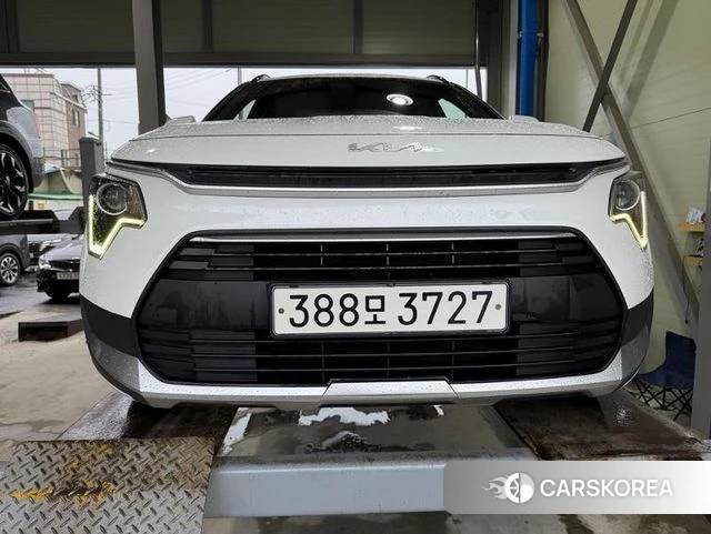 Kia Di Ol Nu Niro 2023 Белый из Кореи