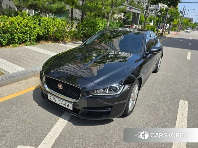 Jaguar XE 2018 Черный из Кореи