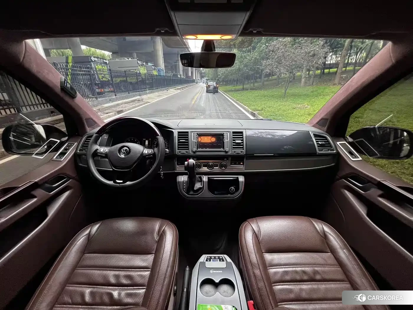 Volkswagen Caravelle 2018 Черный из Китая