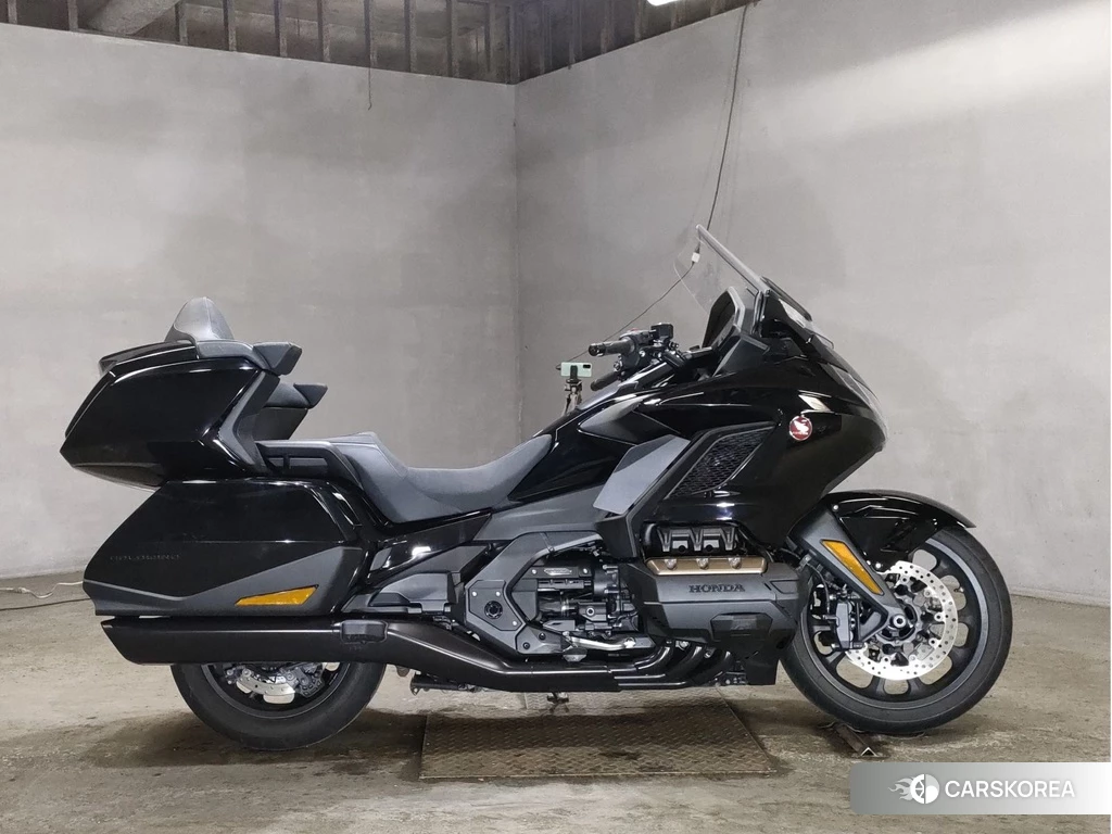 Проданный Honda GL1800 TOUR 2023 из Японии, фото 2