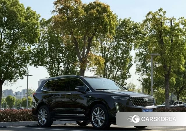 Cadillac XT6 2022 Черный из Китая