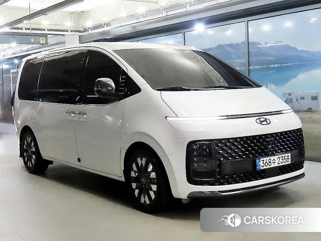 Hyundai Staria 2023 Белый из Кореи