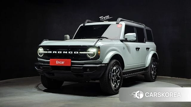 Ford Bronco 6th Generation 2023 Цвет галактики из Кореи