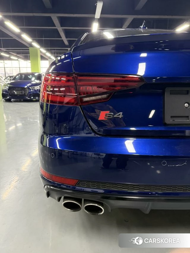 Audi S4 2019 Синий из Китая