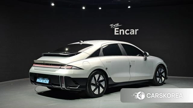Hyundai Ionic 6 2023 Серебристо-серый из Кореи