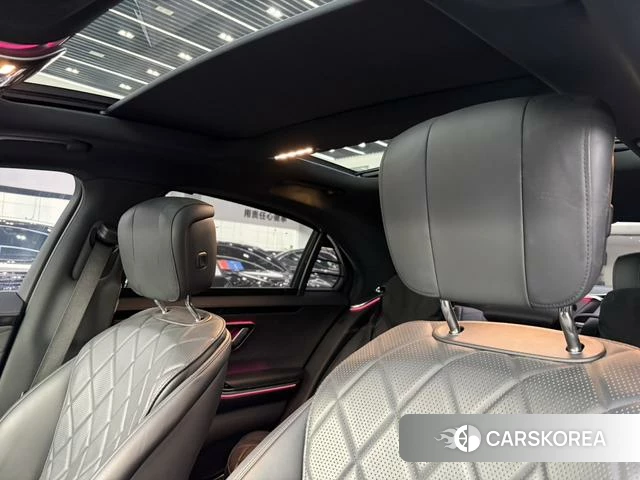 Mercedes-Benz S-class 2023 Красный из Китая