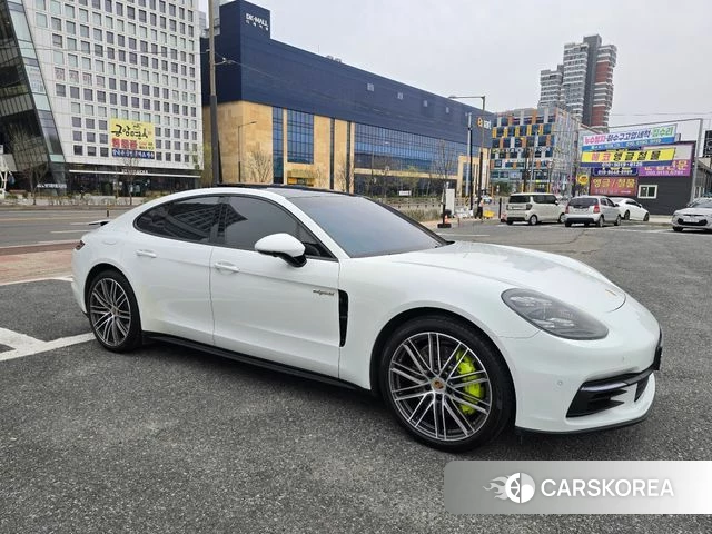Porsche Panamera (971) 2018 Белый из Кореи