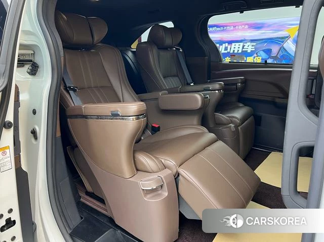 Toyota Saina 2023 Белый из Китая