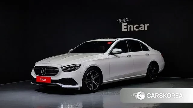 Mercedes-Benz E-Class W213 2021 Белый из Кореи