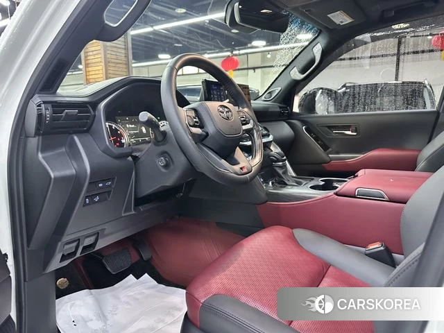 Toyota Land Cruiser (imported) 2024 Белый из Китая