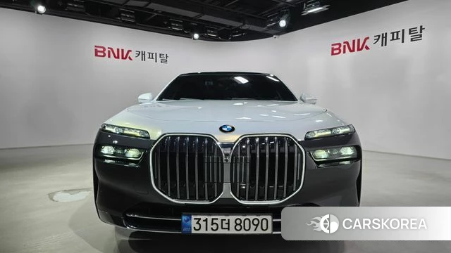BMW 7 Series (G70) 2023 Серый из Кореи