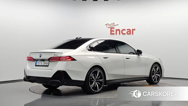 BMW 5 Series (G60) 2023 Белый из Кореи