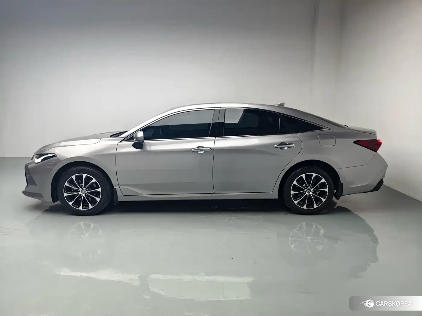 Toyota Avalon 2022 Белый из Китая