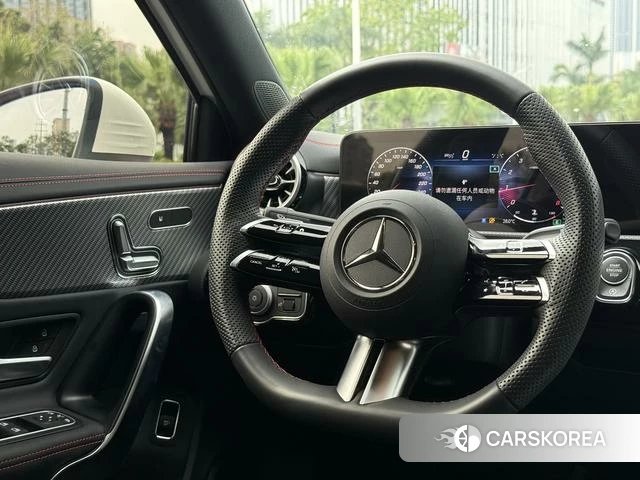 Mercedes-Benz Class A 2025 Белый из Китая