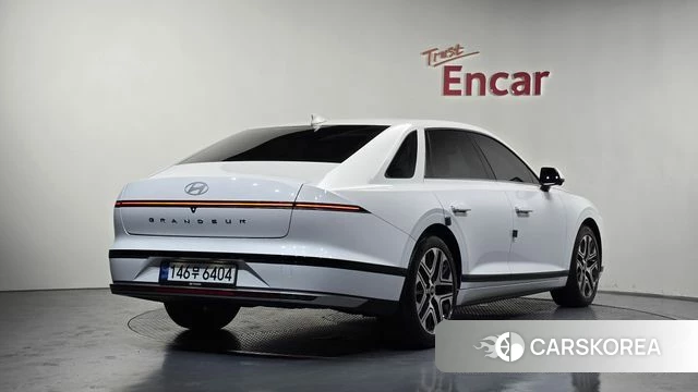 Hyundai Grandeur (GN7) 2024 Белый из Кореи