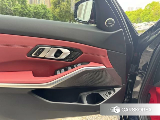 BMW 3 series 2025 Черный из Китая