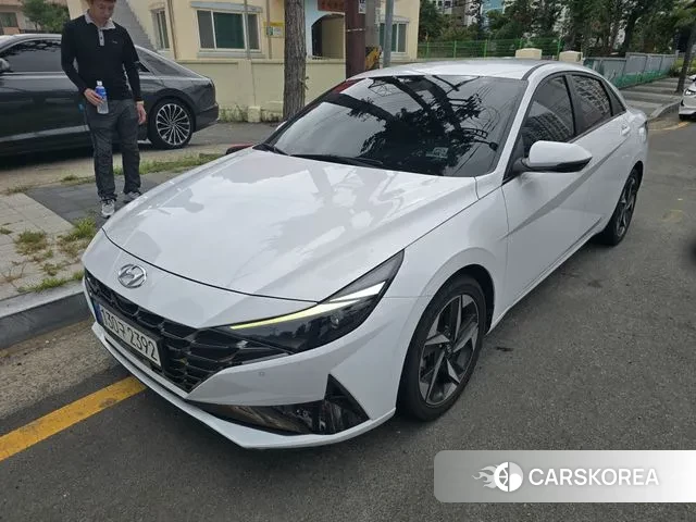 Hyundai Avante (CN7) 2021 Белый из Кореи