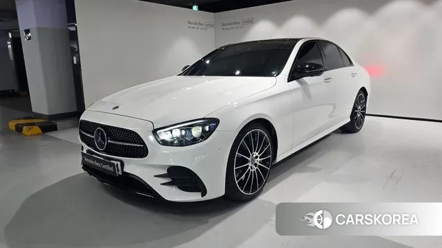 Mercedes-Benz E-Class W213 2023 Белый из Кореи