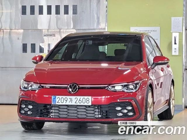 Volkswagen Golf 8th Generation 2023 Красный из Кореи