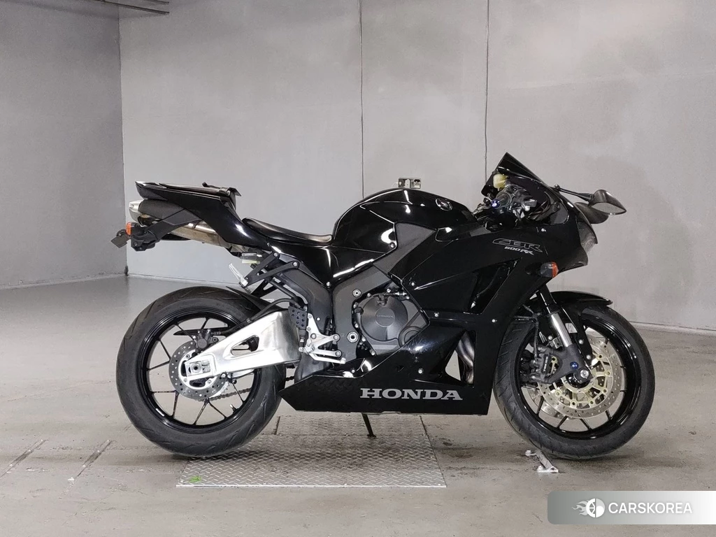 Проданный Honda CBR600RR 2017 из Японии, фото 2
