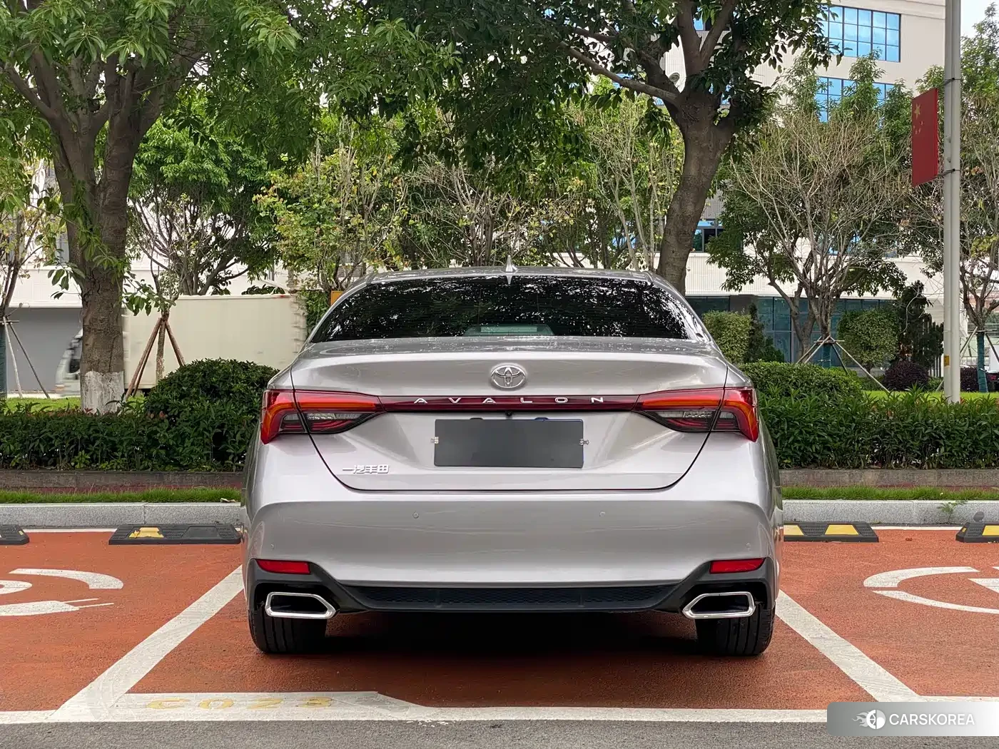 Toyota Avalon 2024 Silver/gray из Китая