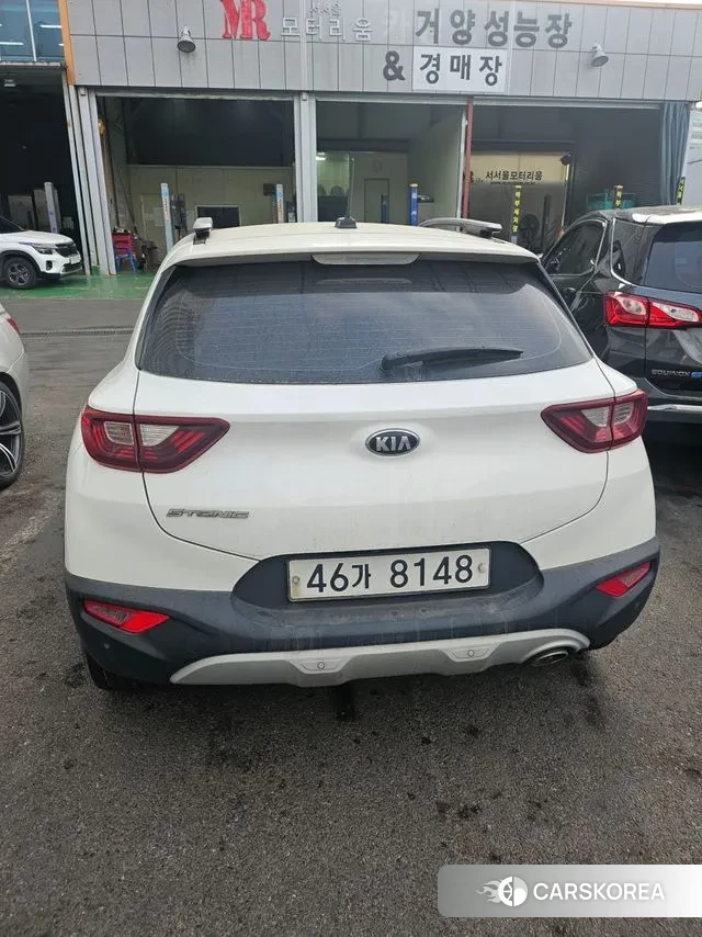 Kia Stonic 2018 Белый из Кореи