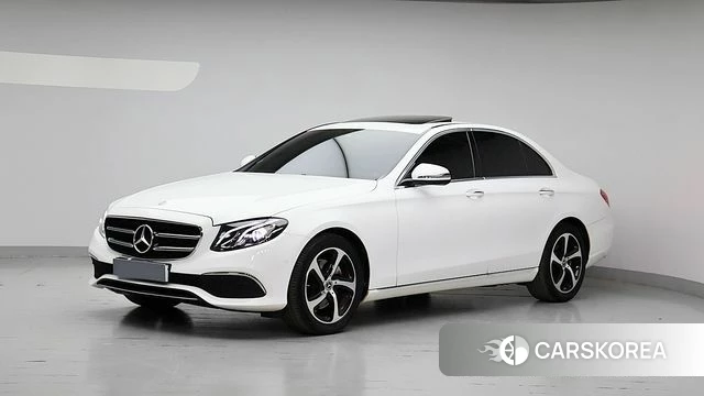 Mercedes-Benz E-Class W213 2019 Белый из Кореи